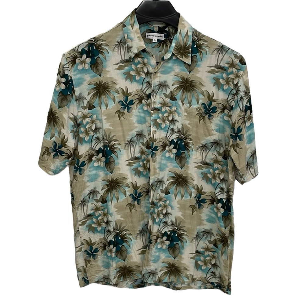 Pierre Cardin men's Size Large 100% rayon Hawaiian shirt. Flowers & palm trees.